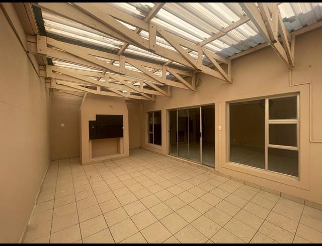 3 BEDROOM TOWNHOUSE FOR SALE IN THREE RIVERS PROPER
